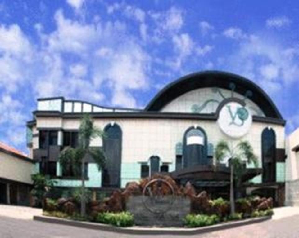 V3 Hotel スラバヤ エクステリア 写真