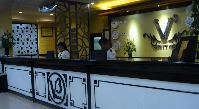 V3 Hotel スラバヤ エクステリア 写真